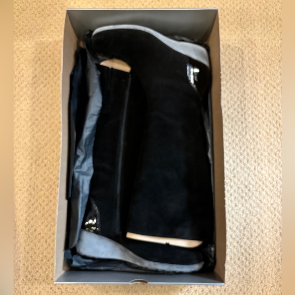La Canadienne black suede knee high wedge heel boots size 9 NEVER WORN